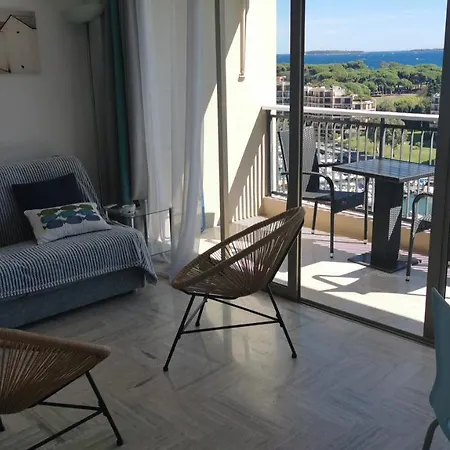 Face Pres De Cannes מאנדליה-לה-נאפול